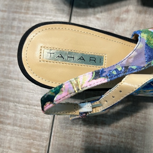 Tahari Saint Floral Slingback Heels NWOB/T Size 9 Beautiful shoes!! - Picture 4 of 9